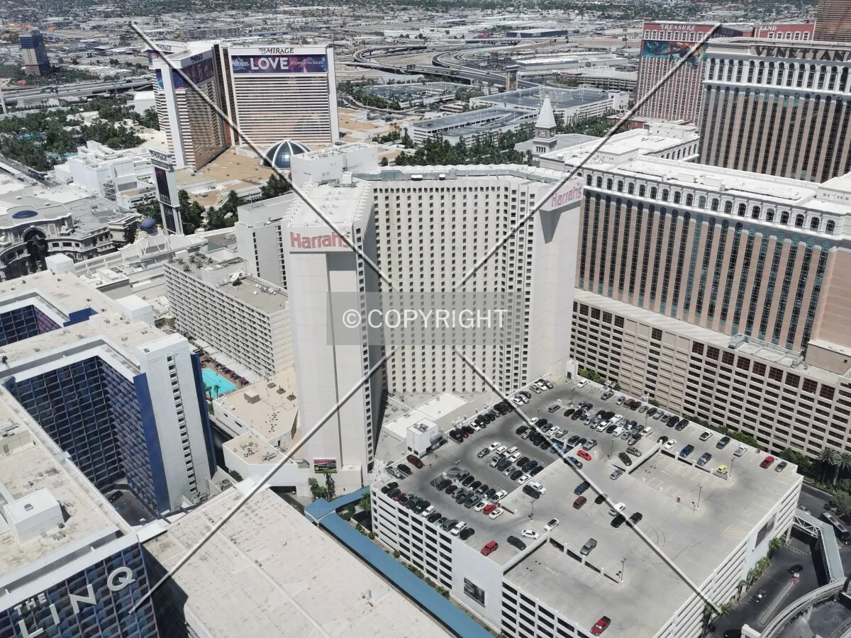 Photo 171-556-952