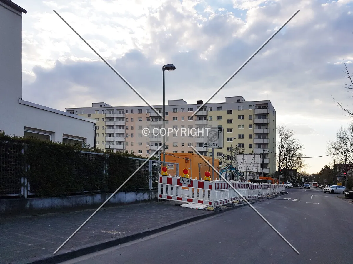 Photo 172-372-551
