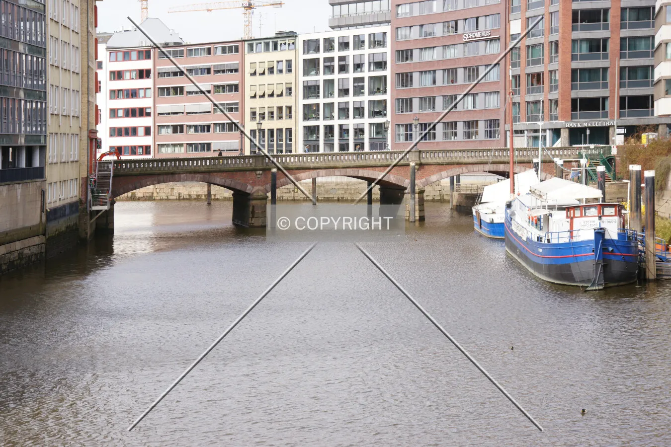 Photo 172-658-933
