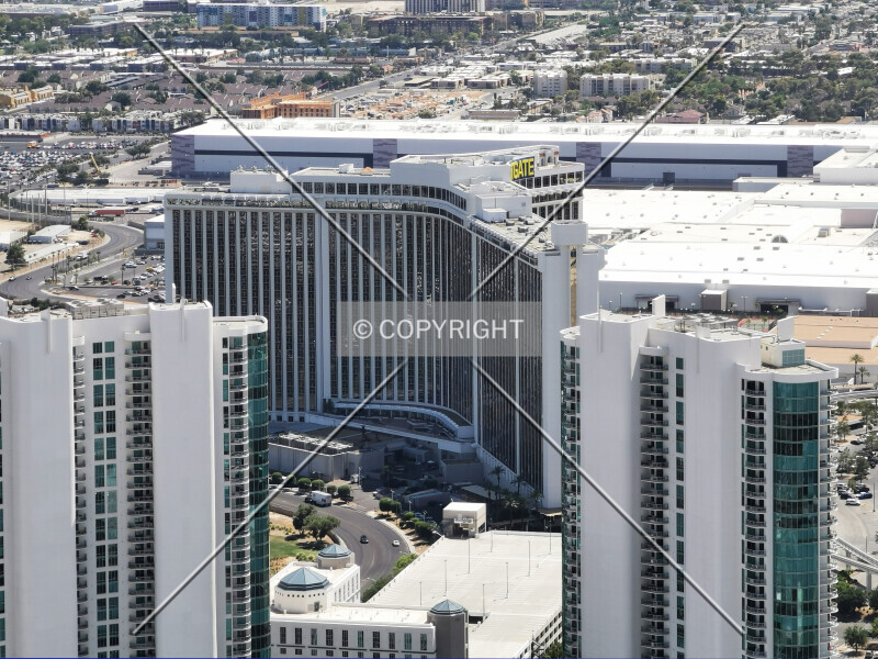Photo 173-295-711