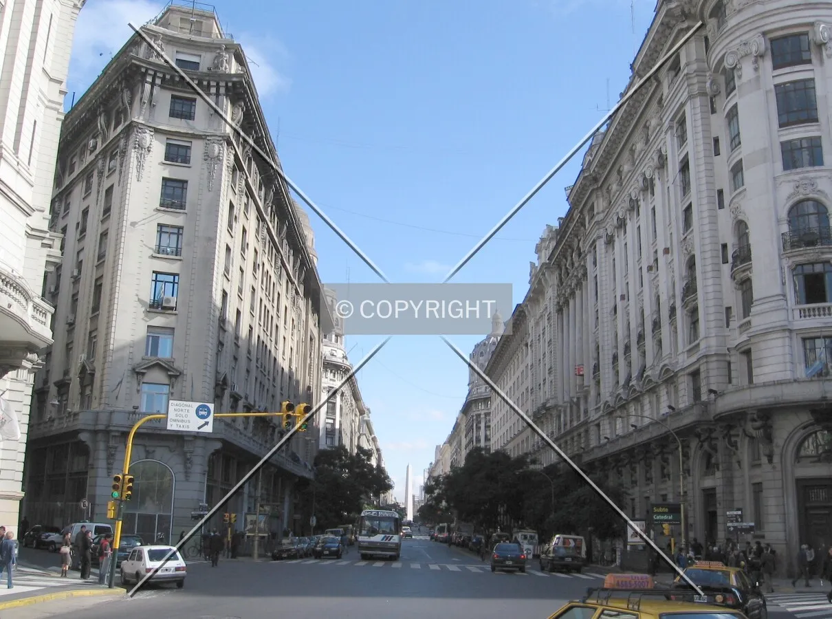 Roque Sáenz Peña Avenue, low rise buildings