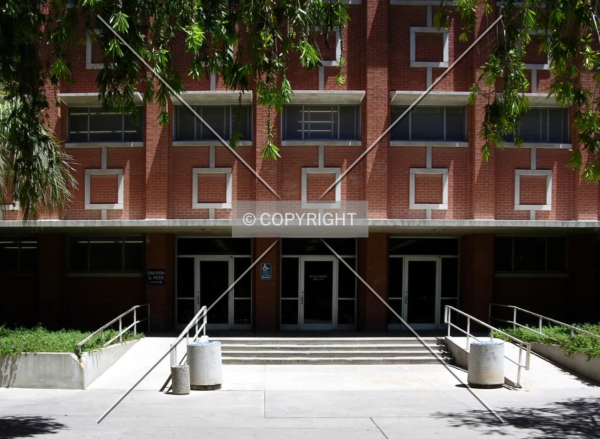 Entrance on the southern side