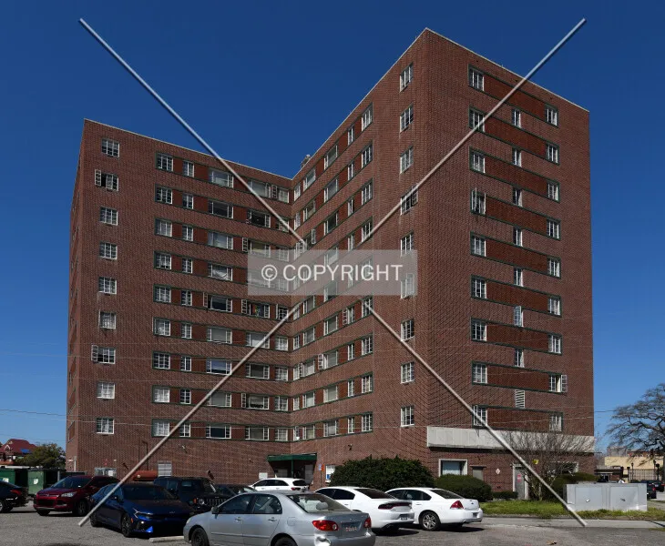 Photo 173-702-095