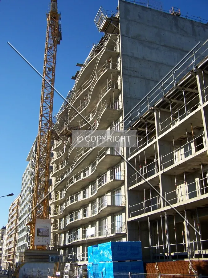 Angle sud-est vu depuis l'Avenue Aristide Briand