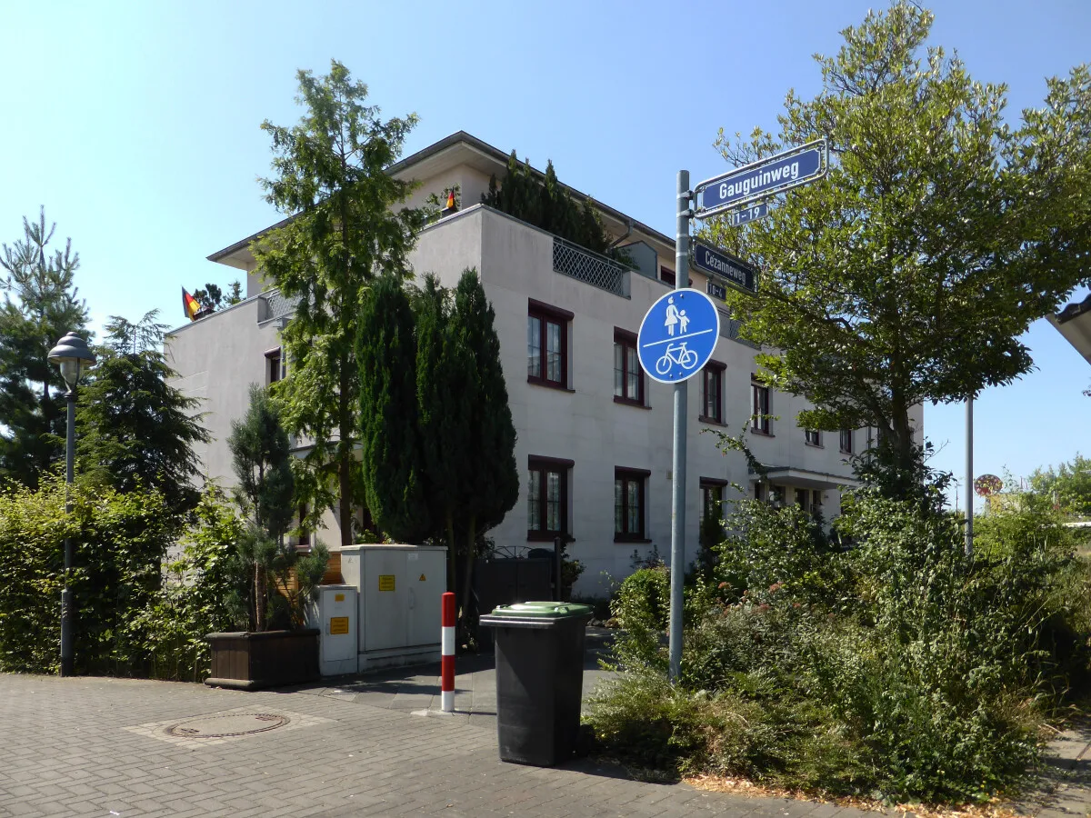 Photo 174-985-692