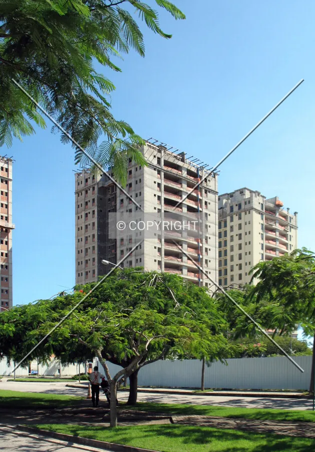 Top floors from Avenida dos Flamboyants