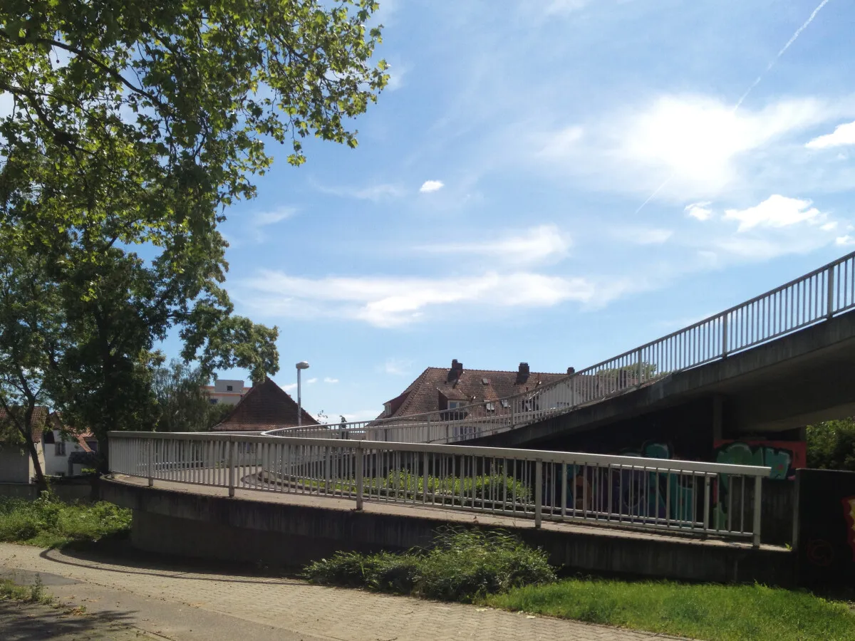 Photo 175-240-529