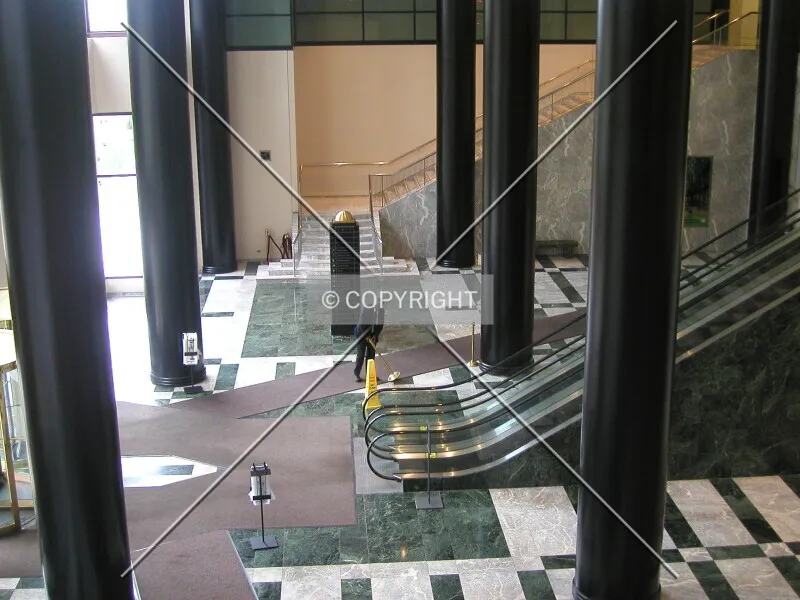 Photo 175-241-480