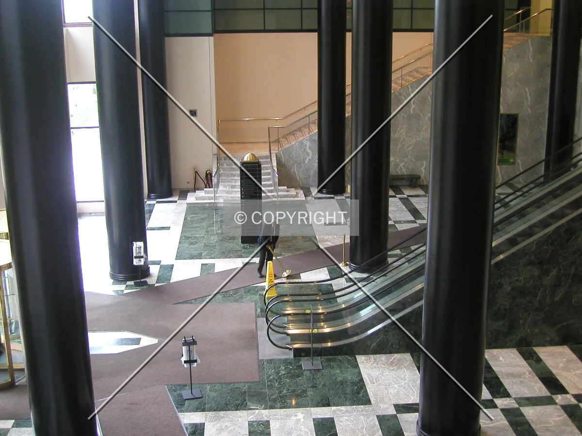 Photo 175-241-480