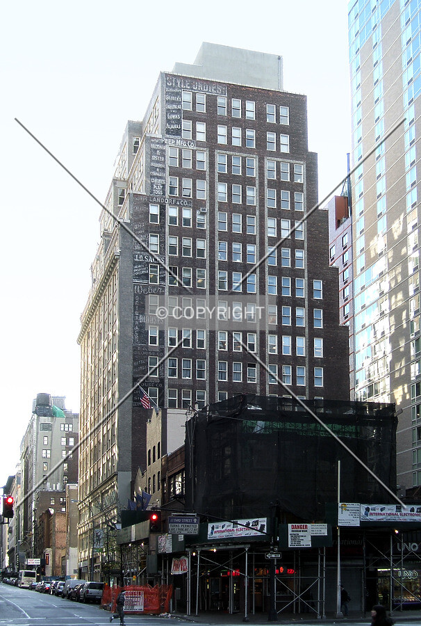 Photo 175-278-681