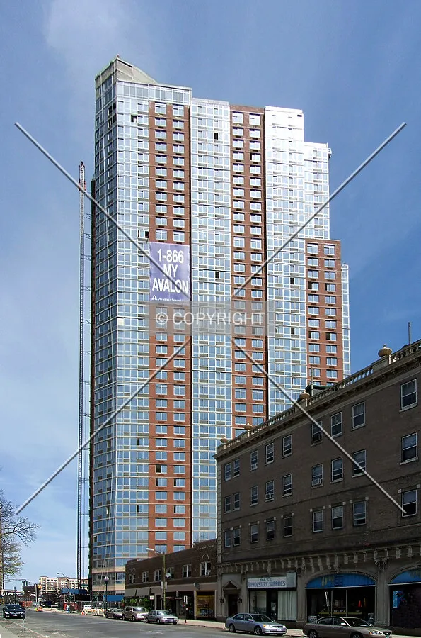 View from the southwest along Huguenot Street