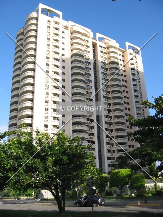 Seen from Avenida Marechal Henrique Lott