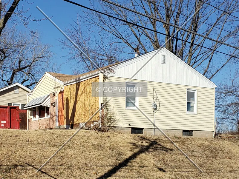 Photo 176-869-957
