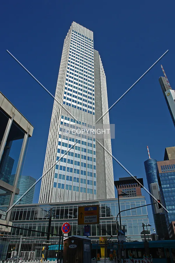 Looking up Eurotower in Frankfurt