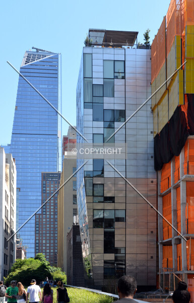 Photo 179-315-698