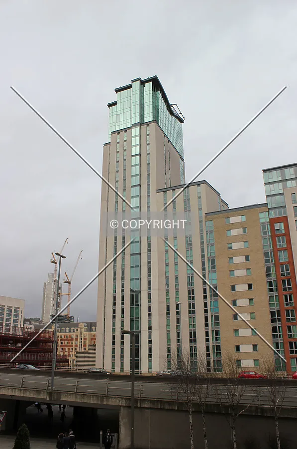 Photo 179-443-704