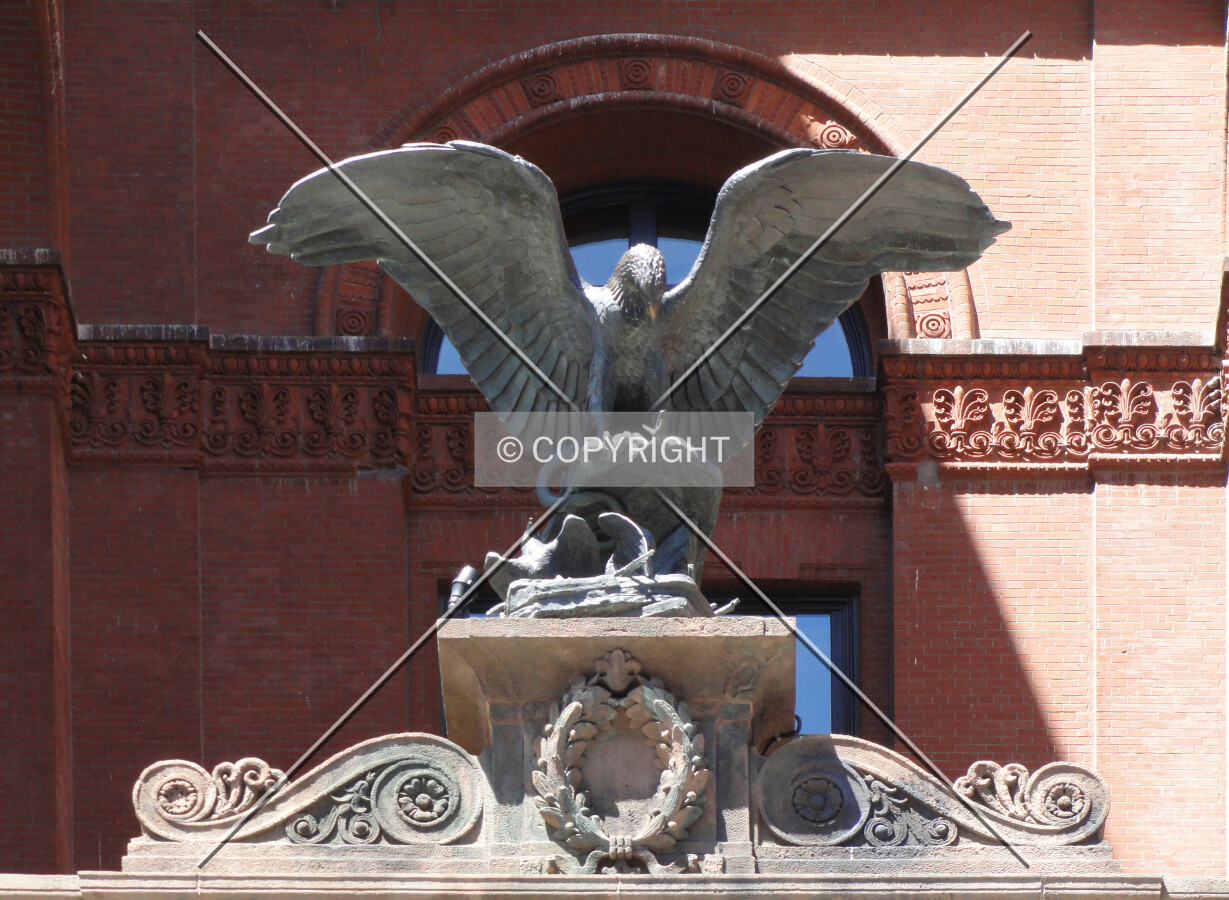 Sculpture detail on the southern side