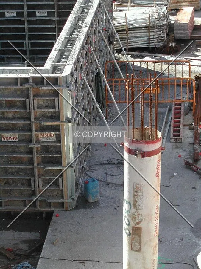 View of two structural elements: concrete core and columns