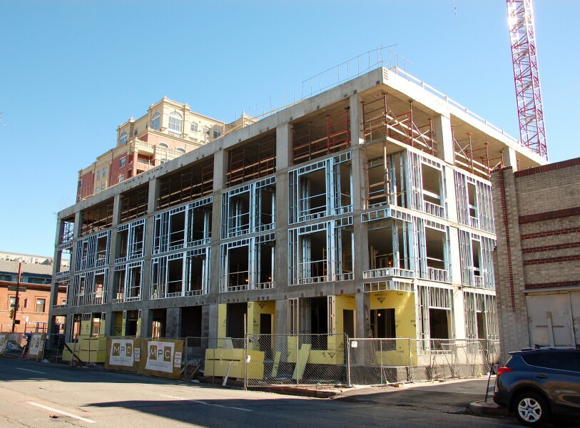 Photo 180-167-103