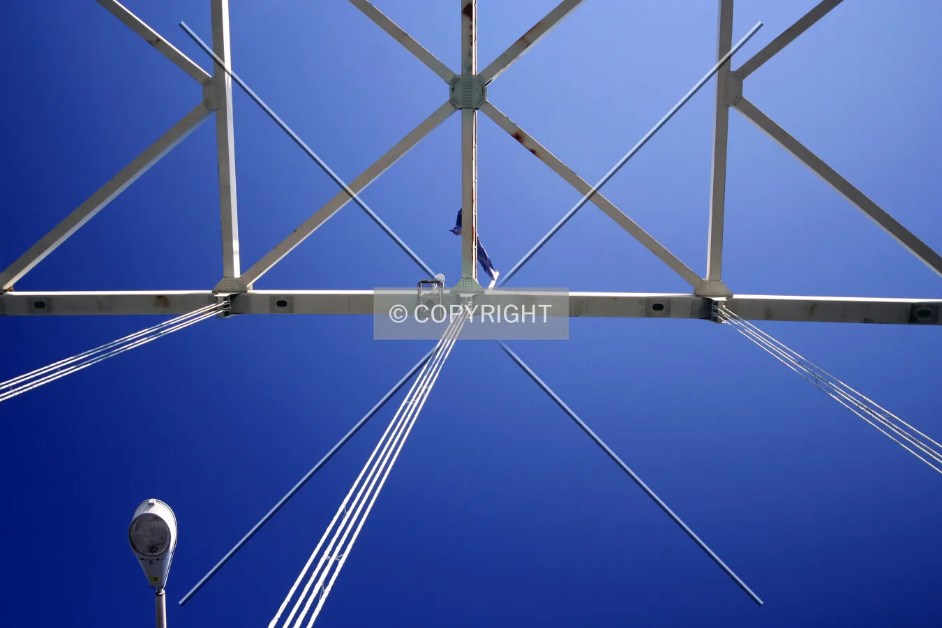 Looking straight up at the arc
