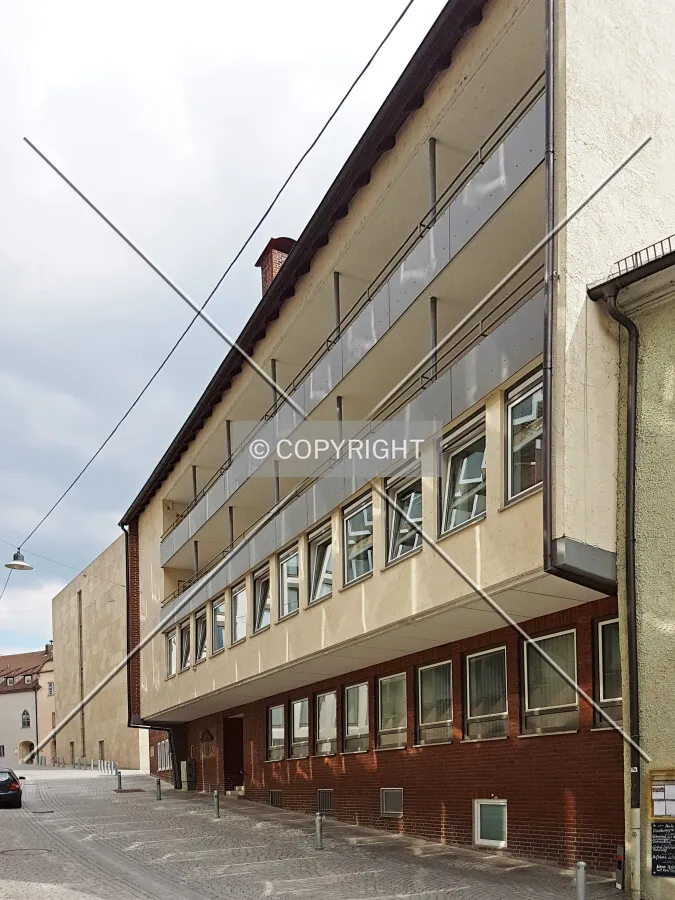 Photo 181-329-035