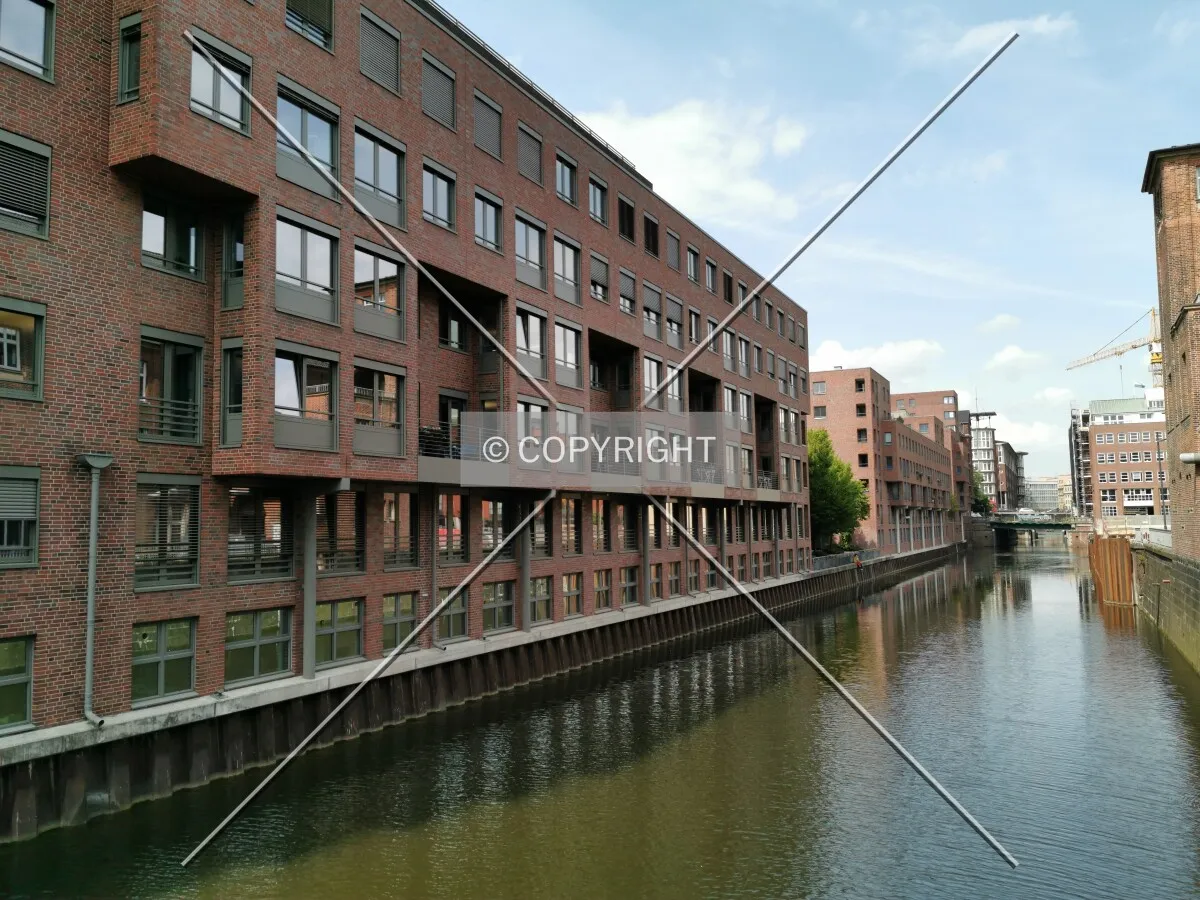 Photo 182-217-951