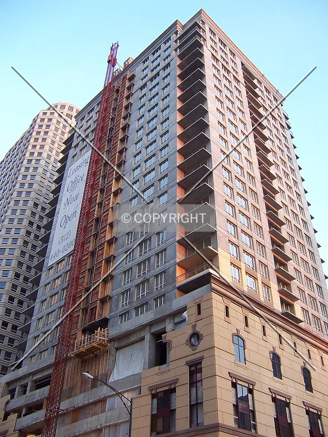Looking up from the intersection of Chicago Avenue and Wabash Street