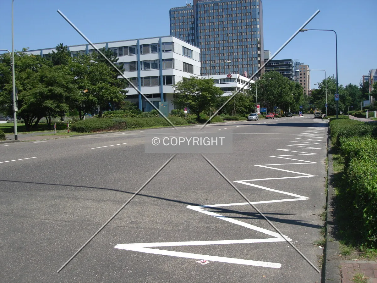 Photo 182-671-576