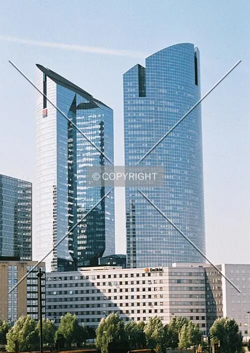 Side view from La Défense 12