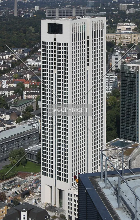 OpernTurm seen from Main Tower.