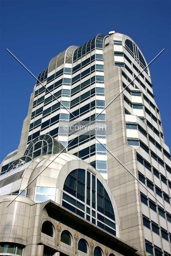 Looking up from Gracechurch Street prior to renovation