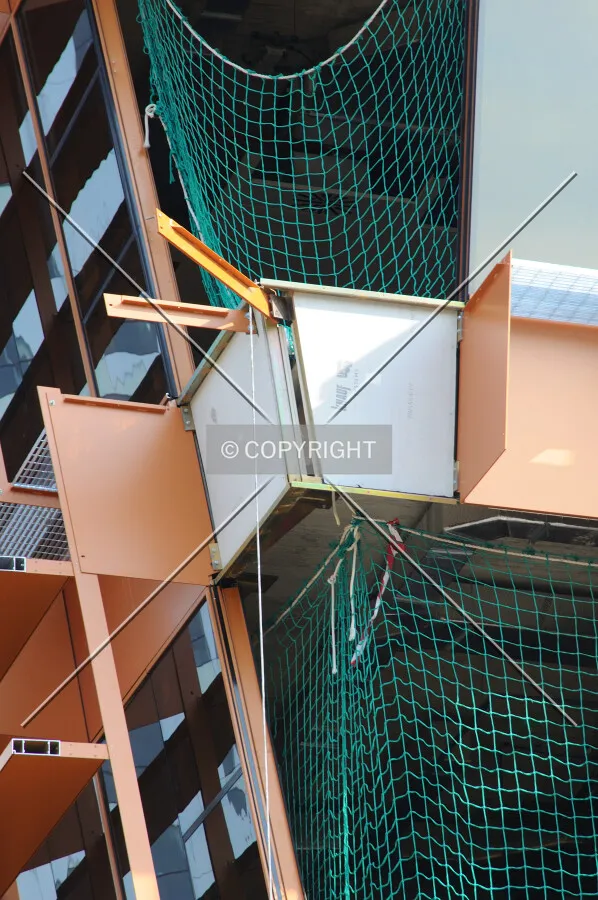 Building's corner under construction