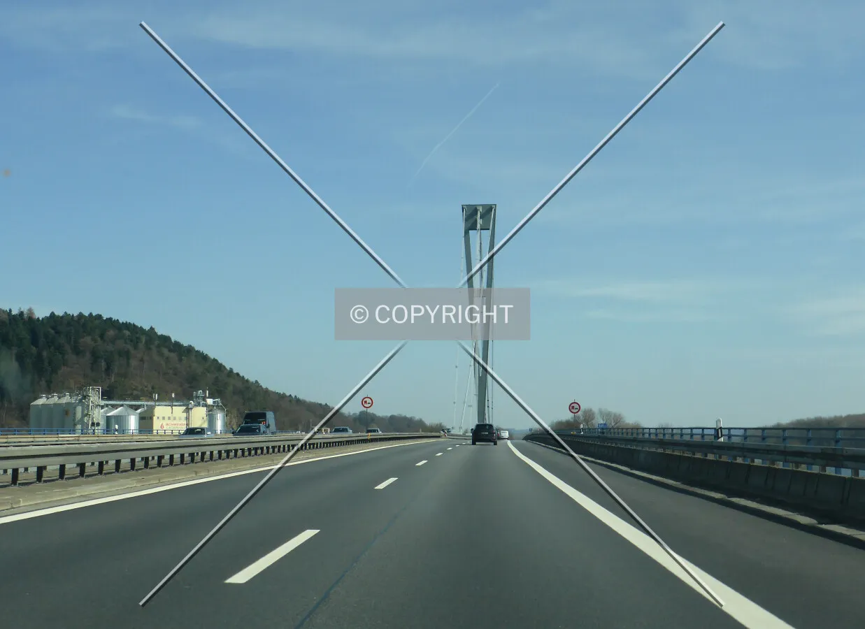 Photo 185-829-037