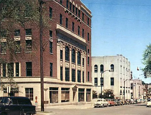 Photo 185-907-731