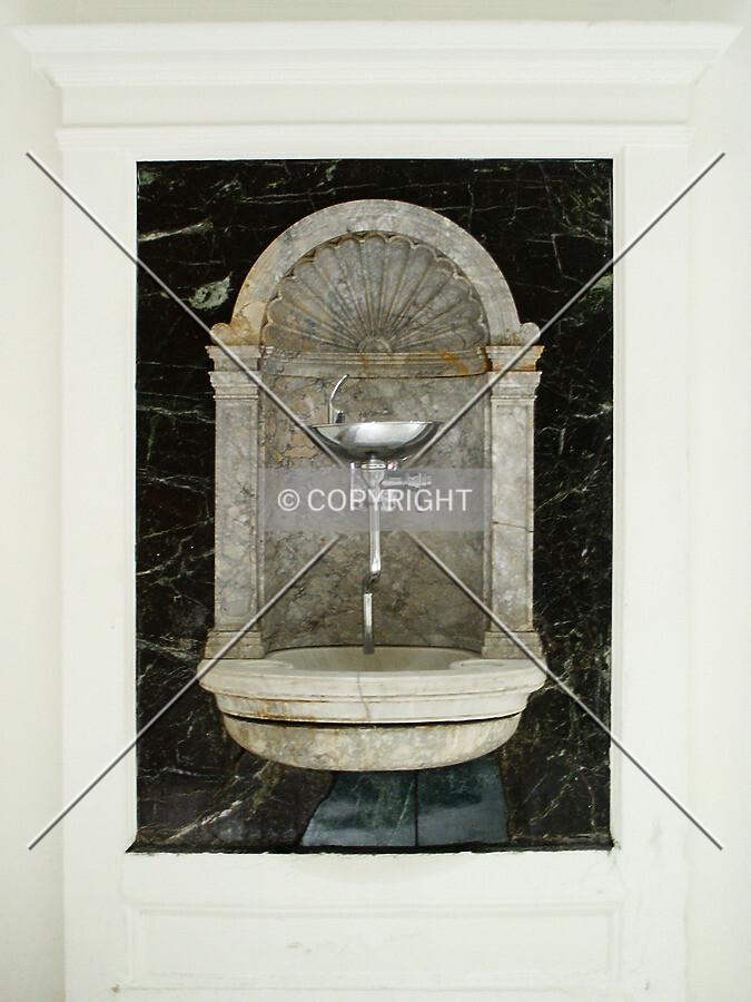 Old-fashioned drinking fountain
