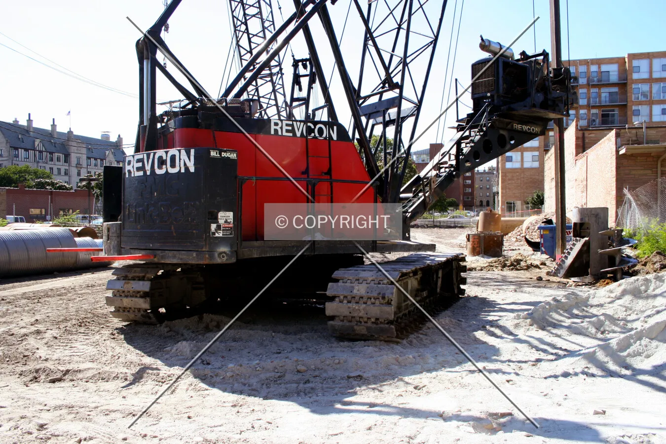 Caisson drilling crane