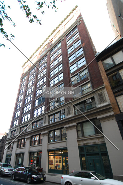 Photo 187-696-051