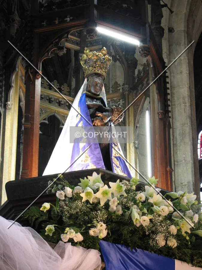 The miraculous, merciful statue of Our Lady Halle