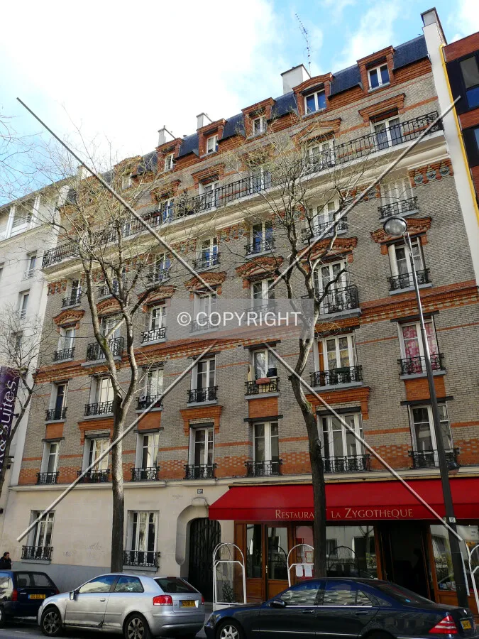 Front side on Rue de Tolbiac