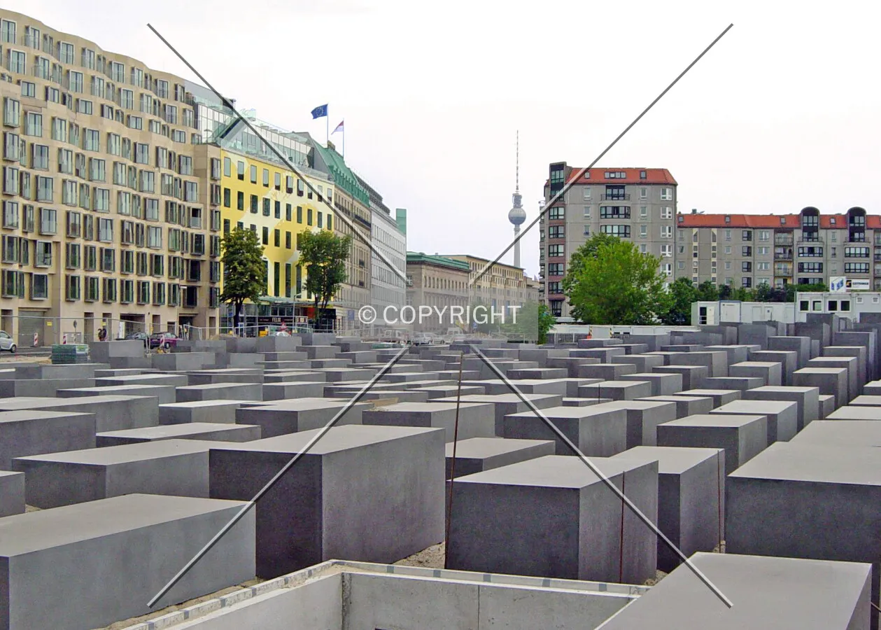 WW2 war memorial