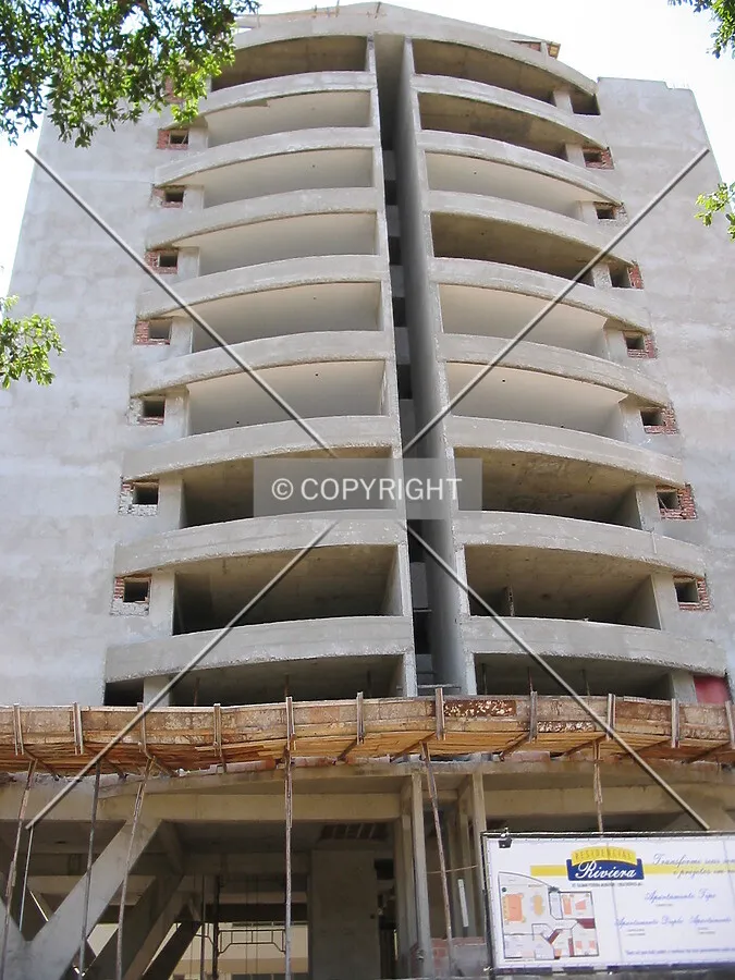 Works on the main facade, seen from street level
