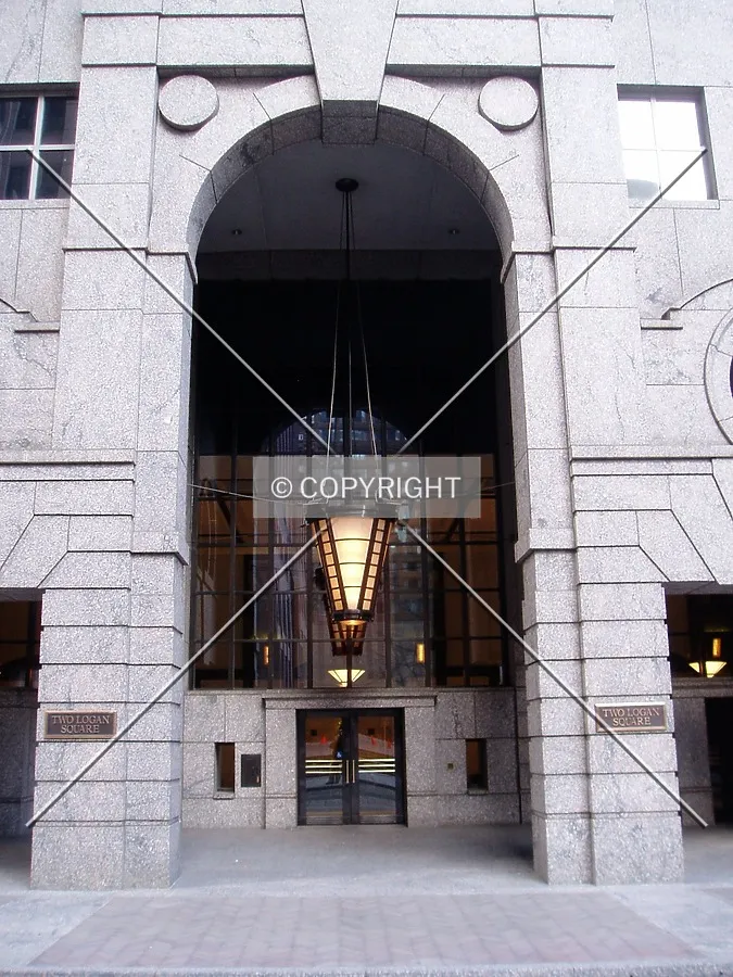 17th Street entrance on the east side