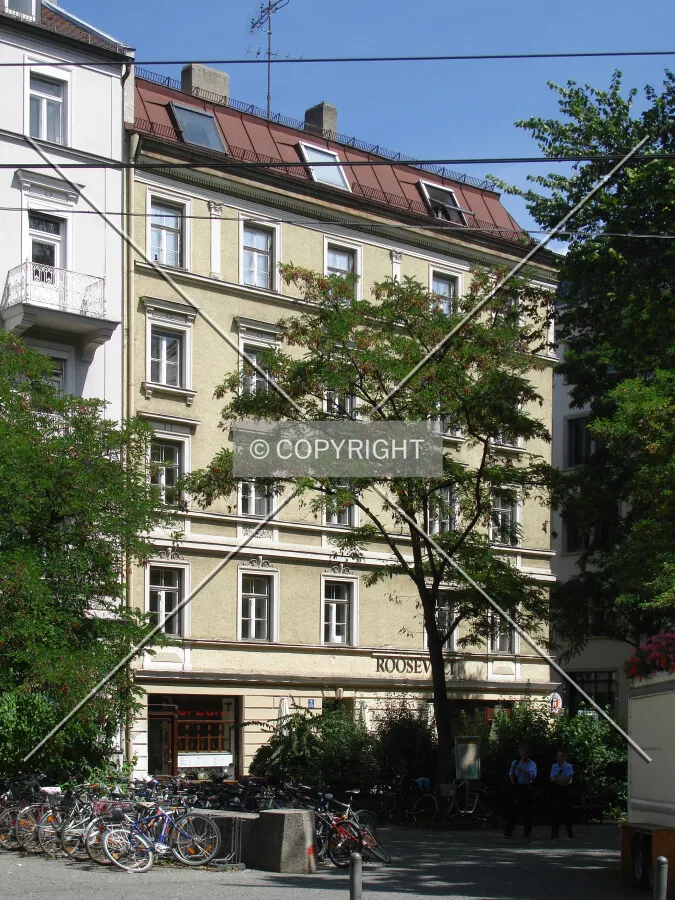 View from across Thierschplatz