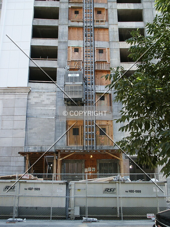 The hoist and its base