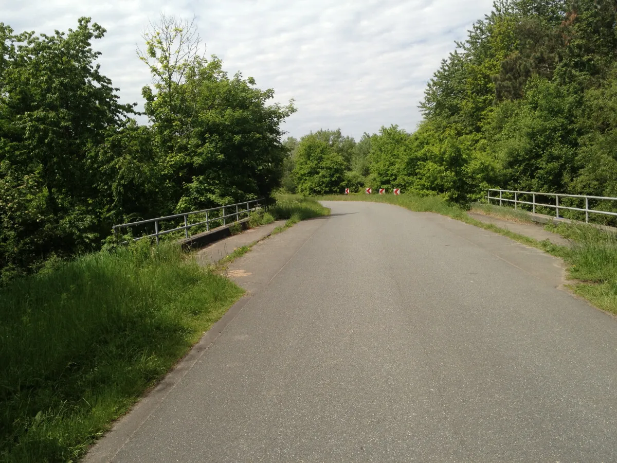 Photo 192-683-394
