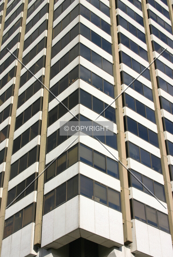 Looking up the façade from Upper Ground