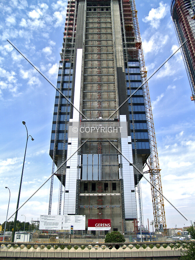 Estern side as seen from Paseo de la Castellana