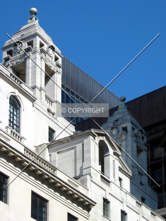 Looking up from Leadenhall Street