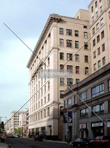 Photo 195-379-892