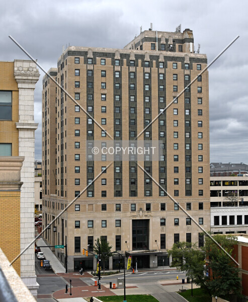 Photo 195-502-765